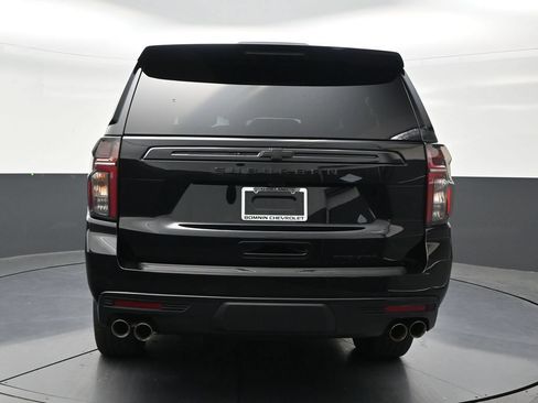Used 2024 Chevrolet Suburban Premier w/ Premium Package RWD image 4
