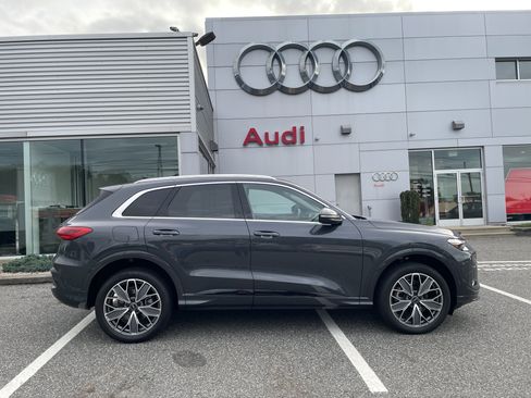 Certified 2025 Audi Q5 Premium Plus w/ Premium Plus AWD/4WD image 3