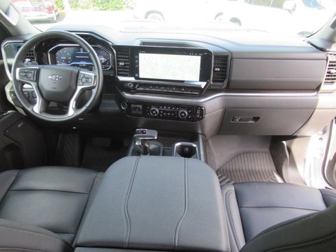 Used 2025 Chevrolet Silverado 1500 LT Trail Boss w/ Convenience Package II image 12