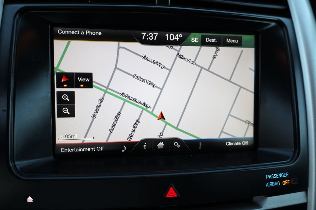 Used 2013 Ford Edge Limited FWD image 24
