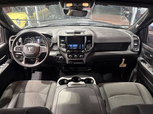 Used 2024 RAM 2500 Tradesman w/ Chrome Appearance Group AWD/4WD image 12