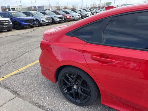 Used 2023 Honda Civic Sport image 3