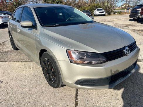 Used 2014 Volkswagen Jetta SE image 3