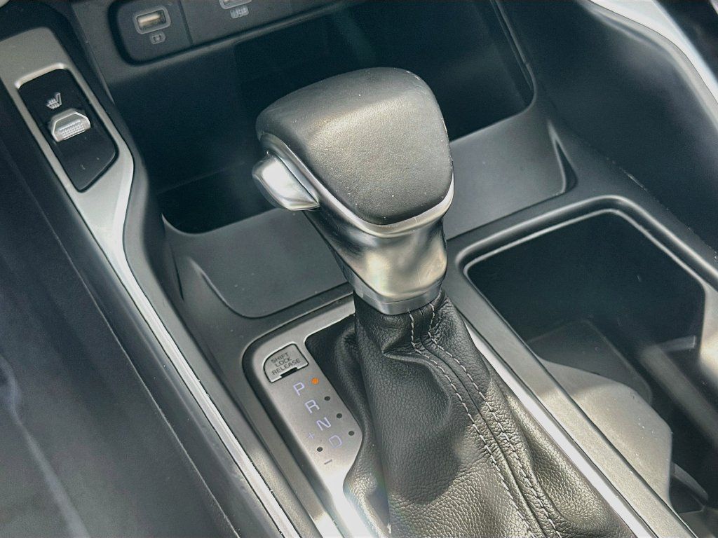 Certified 2022 Kia Sorento S FWD image 17