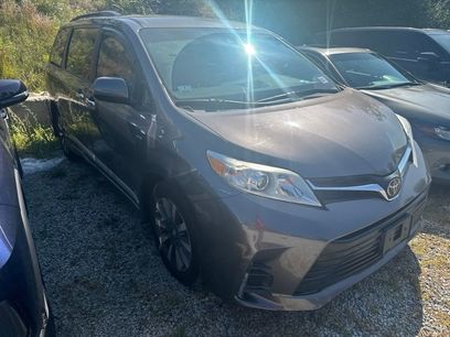 Used 2018 Toyota Sienna LE