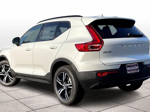 New 2026 Volvo XC40 B5 Core w/ Climate Package image 3