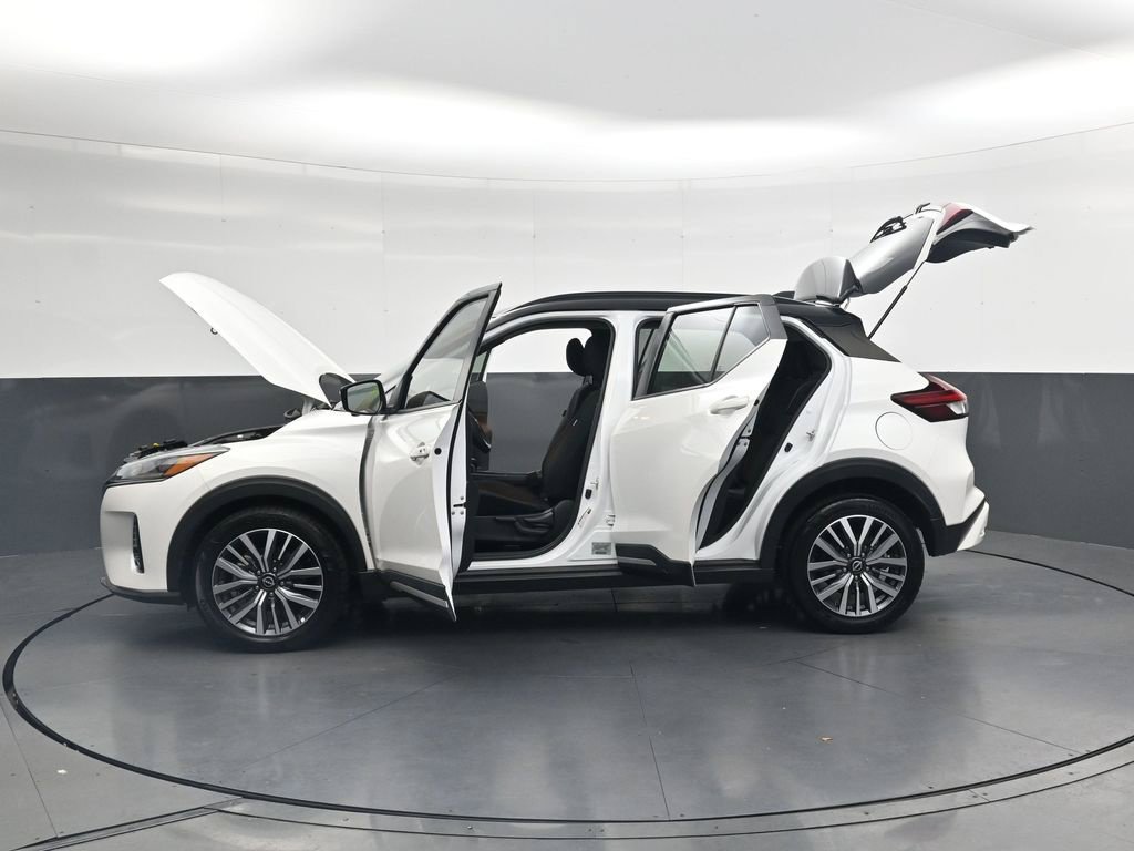 Certified 2024 Nissan Kicks SR FWD image 42