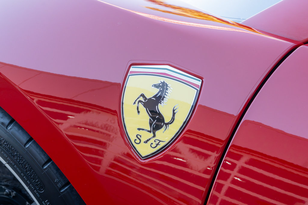 Used 2018 Ferrari 488 Spider RWD image 12