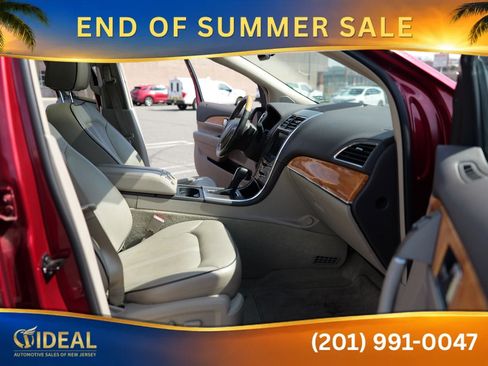 Used 2013 Lincoln MKX AWD image 25
