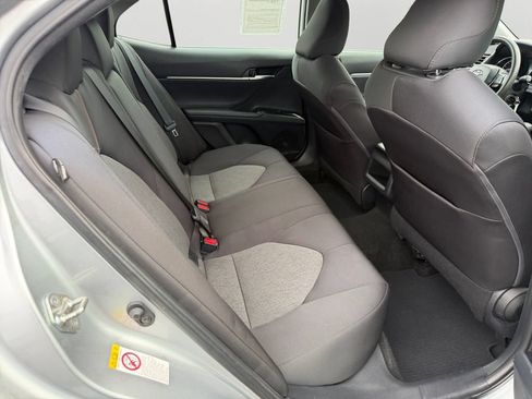 Used 2019 Toyota Camry LE FWD image 13