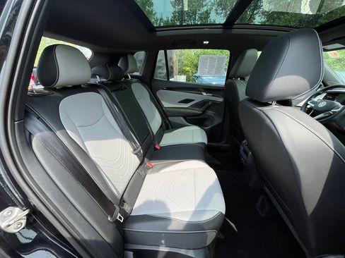 Certified 2025 Volkswagen Tiguan SE R-Line AWD/4WD image 27