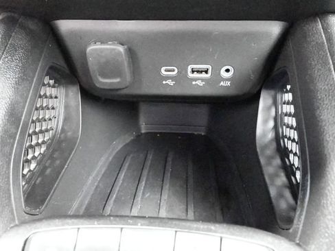 Used 2023 Chevrolet TrailBlazer LT FWD image 39