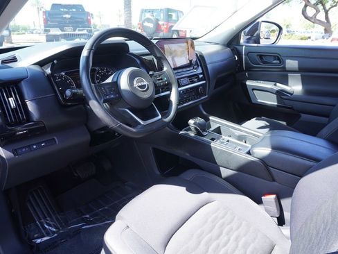 Certified 2025 Nissan Pathfinder SV FWD image 17
