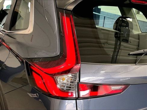 Used 2024 Honda CR-V LX image 32