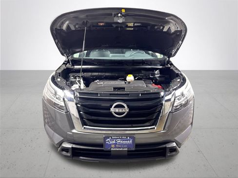 Used 2022 Nissan Pathfinder SV AWD/4WD image 21