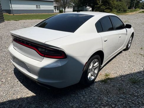 Used 2019 Dodge Charger SXT RWD image 5