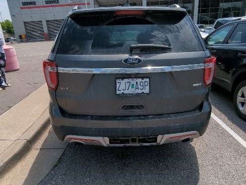 Used 2017 Ford Explorer XLT w/ Class II Trailer Tow Package AWD/4WD image 4