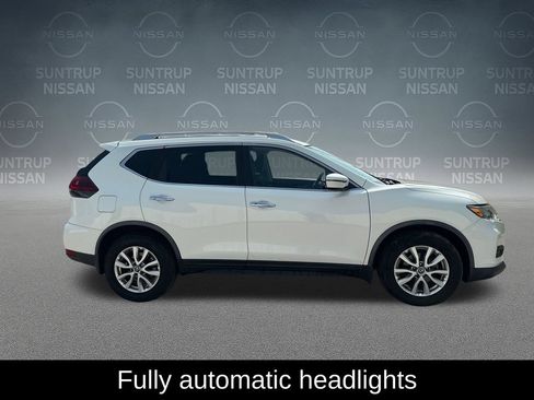 Used 2020 Nissan Rogue SV FWD image 7