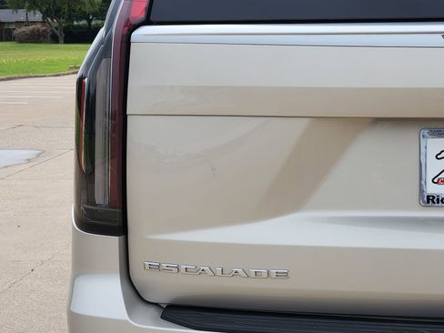 Used 2024 Cadillac Escalade Luxury w/ LPO, Floor Liner Package RWD image 15