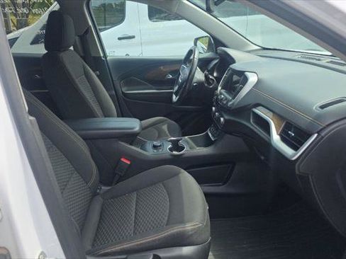 Used 2018 GMC Terrain SLE w/ Driver Convenience Package FWD image 16