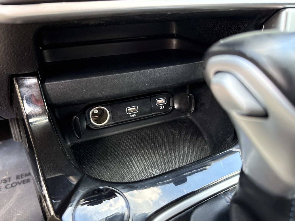 Used 2023 Kia Seltos S w/ Navigation Package FWD image 30