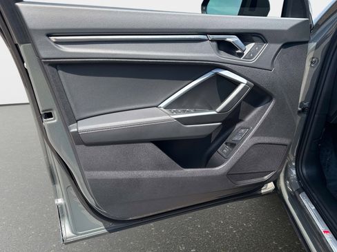 Used 2025 Audi Q3 2.0T Premium image 17