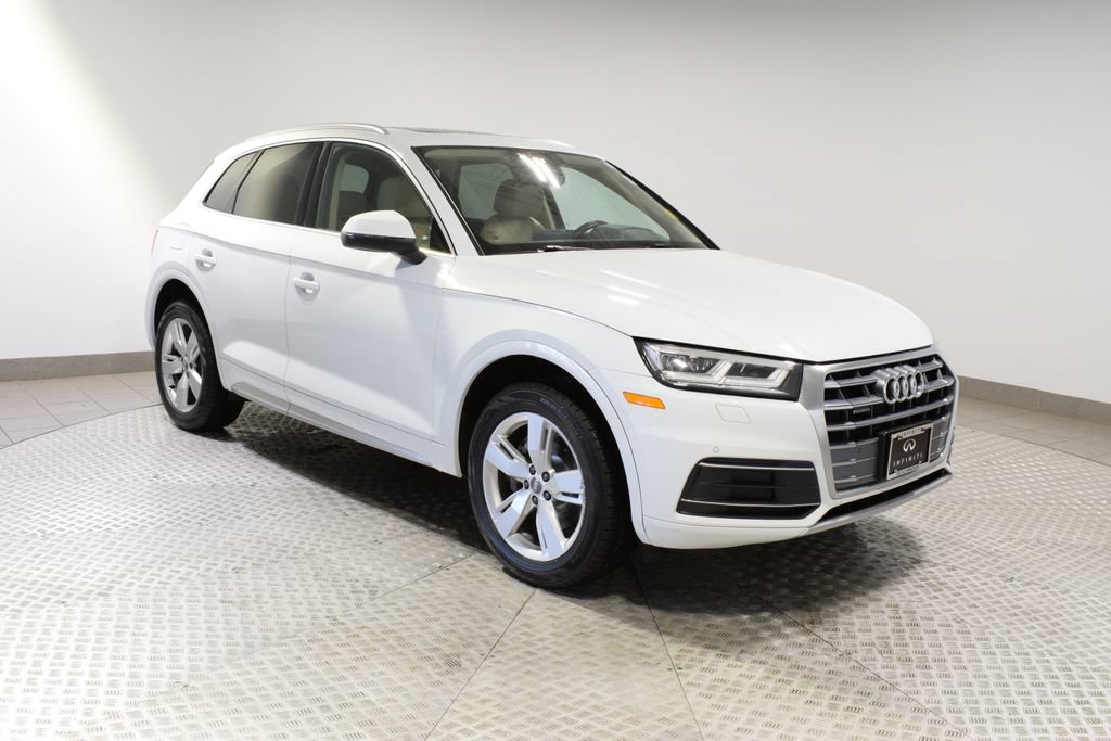 Used 2019 Audi Q5 2.0T Premium Plus w/ Premium Plus Package AWD/4WD image 2