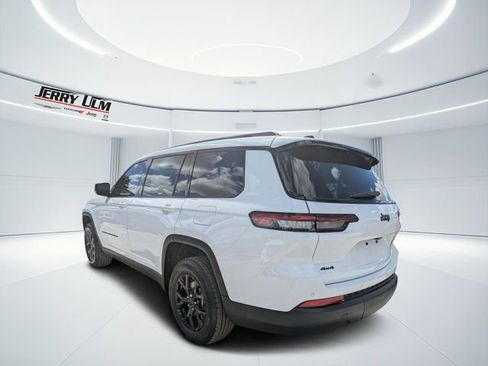 New 2025 Jeep Grand Cherokee L Altitude image 5