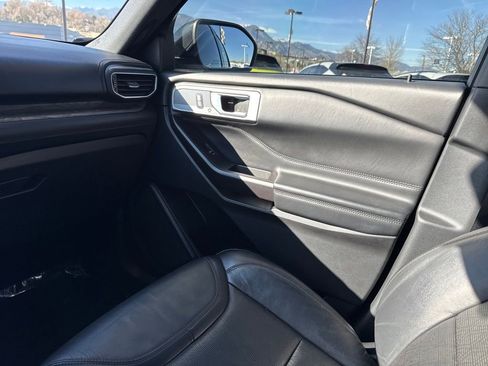 Used 2020 Ford Explorer Platinum image 46
