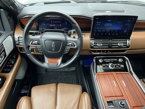 Used 2024 Lincoln Navigator L Reserve w/ Equipment Group 201A image 16