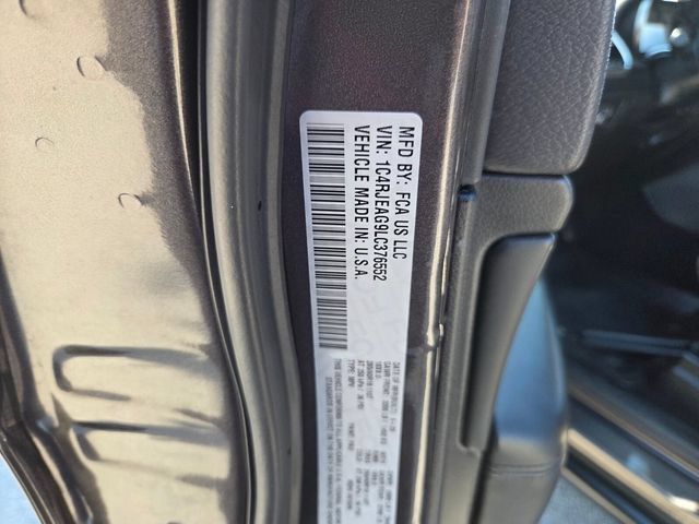 Used 2020 Jeep Grand Cherokee Laredo w/ Laredo X Package RWD image 19