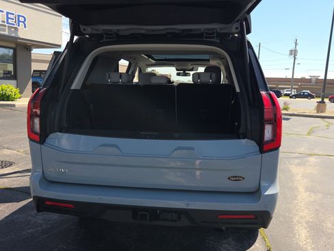 Used 2025 Ford Expedition Active AWD/4WD image 22