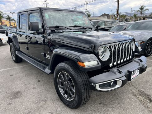 Used 2020 Jeep Gladiator Overland image 4