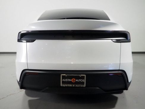 Used 2026 Tesla Model Y Long Range RWD image 57