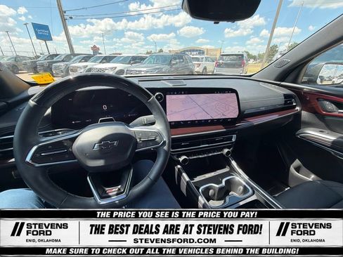 Used 2025 Chevrolet Traverse Z71 w/ Enhanced Driving Package AWD/4WD image 23