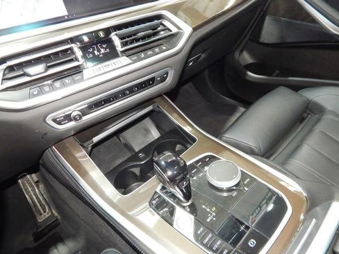 Used 2022 BMW X5 xDrive40i w/ M Sport Package AWD/4WD image 17