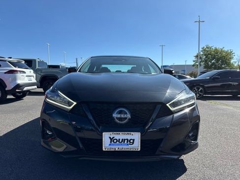 Used 2023 Nissan Maxima SR w/ Sport Mat Group FWD image 2