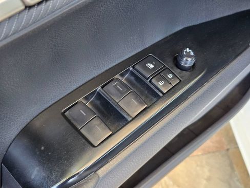 Used 2025 Toyota Camry SE FWD image 12