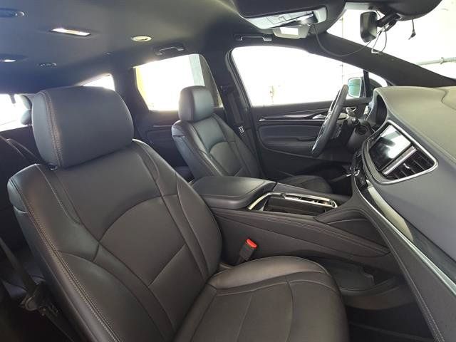 Used 2023 Buick Enclave Essence w/ Sport Touring Edition FWD image 17