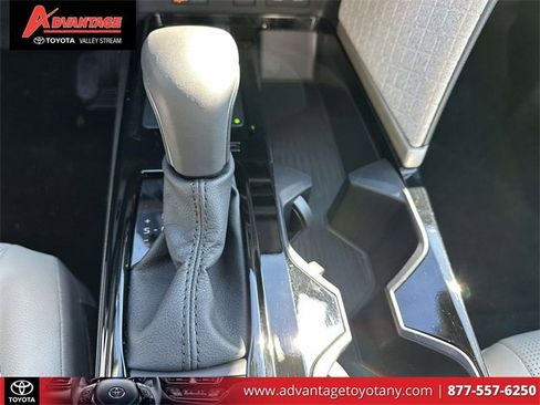 Used 2025 Toyota Camry XLE image 31