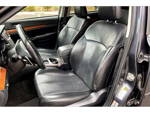 Used 2013 Subaru Outback 2.5i Limited AWD/4WD image 23