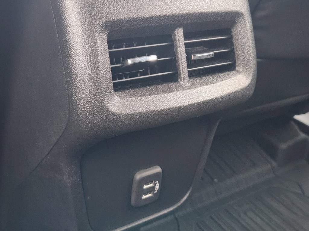 Used 2023 GMC Terrain SLE w/ Driver Convenience Package FWD image 28