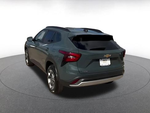Used 2025 Chevrolet Trax LT image 10