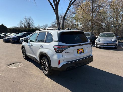 Used 2025 Subaru Forester Premium image 3