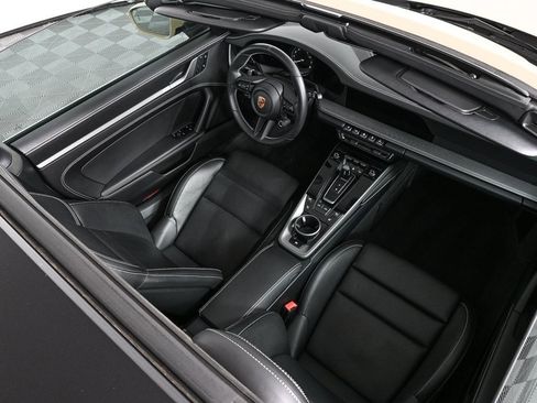 Certified 2023 Porsche 911 Targa 4S image 31