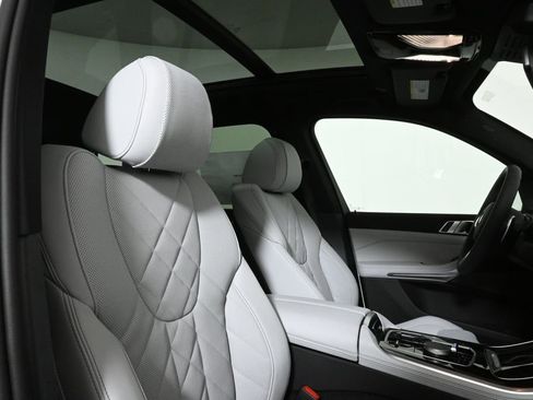 Used 2026 BMW X5 xDrive50e w/ M Sport Package image 36