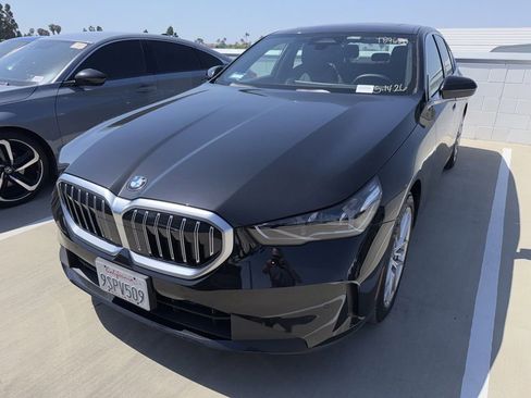 Used 2025 BMW 530i RWD image 2