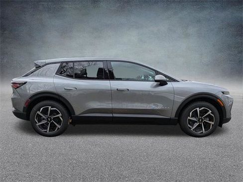 New 2026 Chevrolet Equinox EV LT image 3