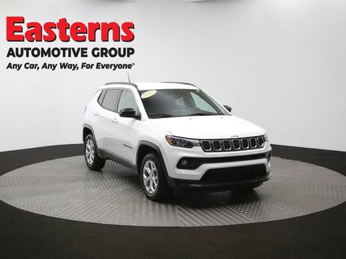 Used 2024 Jeep Compass Latitude AWD/4WD image 45