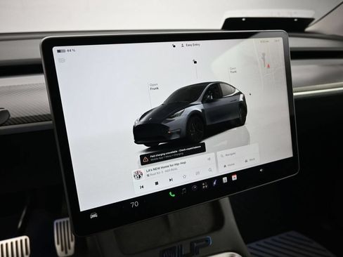 Used 2023 Tesla Model Y Long Range AWD/4WD image 11